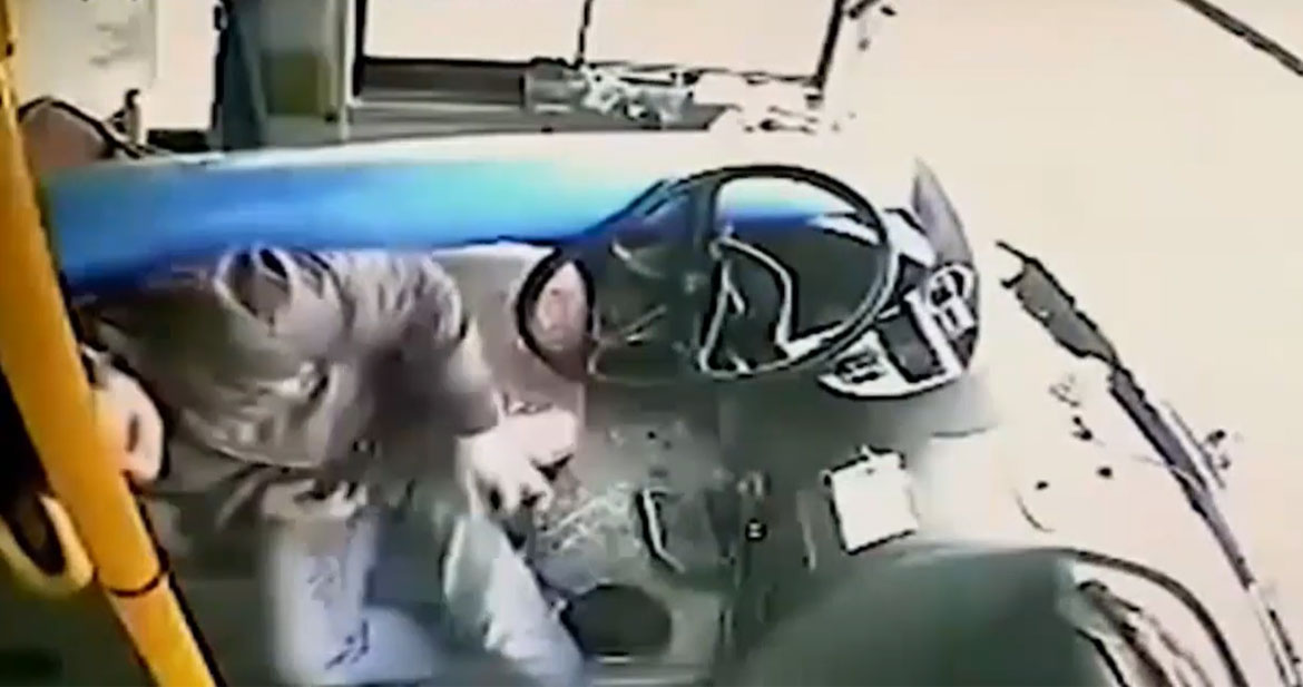 Bus Driver Avoids Instant Death by Dodging Lamppost