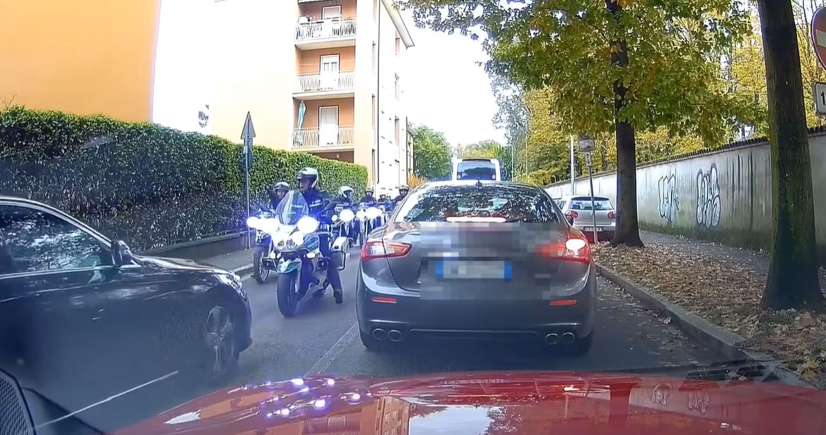 Traffic Cutting Drivers Get Instant Karma