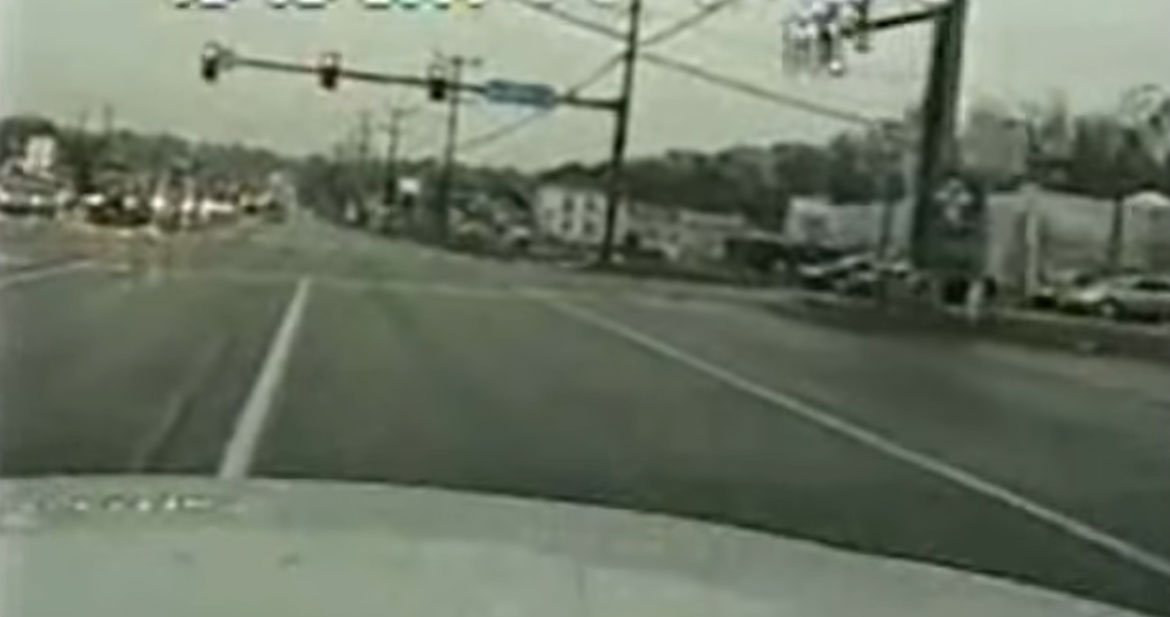 Cop Runs Red Light & Causes Fatal Accident